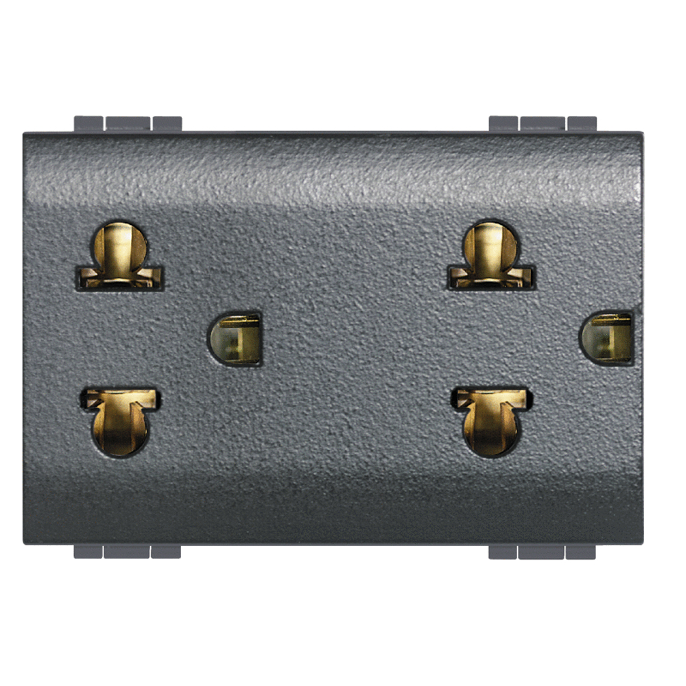 L UTICNICA 2X2P+E EU/US 16A 3M